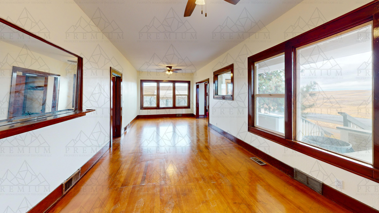 620 Pemberton St - Photo 4 of 15