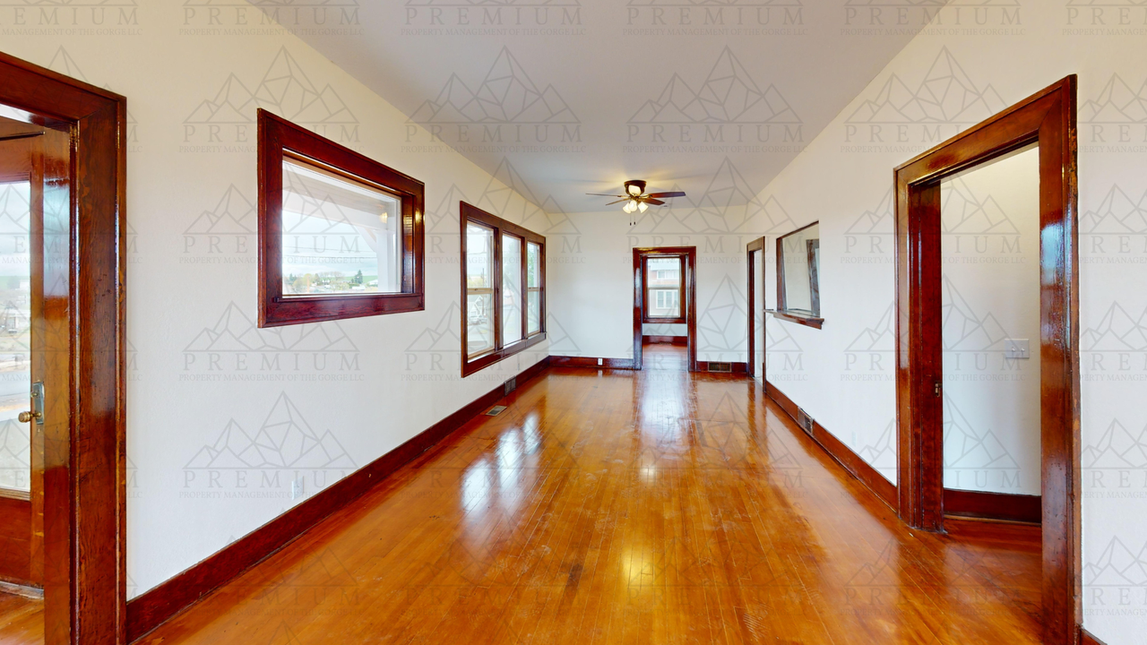 620 Pemberton St - Photo 5 of 15