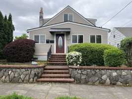 featured image of 6435 Ne 26th Ave #A