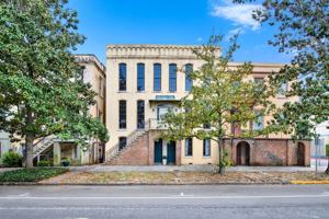 featured image of 307 E Liberty St