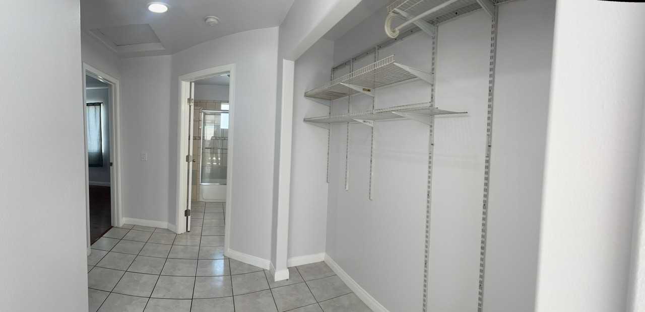 1454 Gaviota Ave - Photo 3 of 16