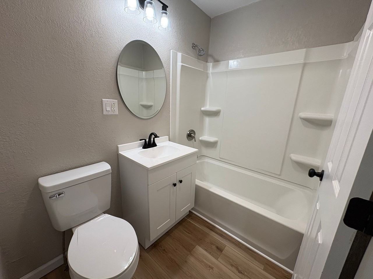 618 W 51st St S - Photo 6 of 17