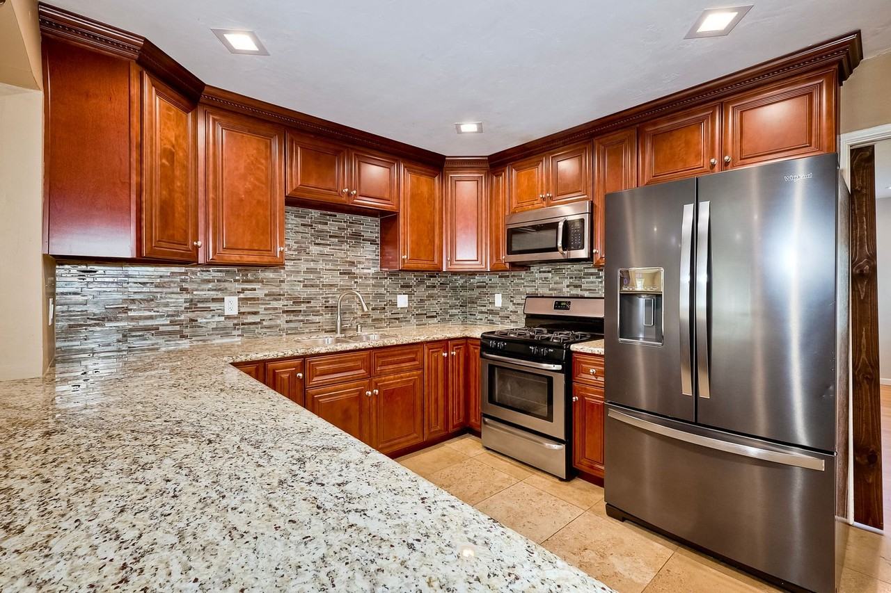 6523 Judy Lee Pl - Photo 3 of 20