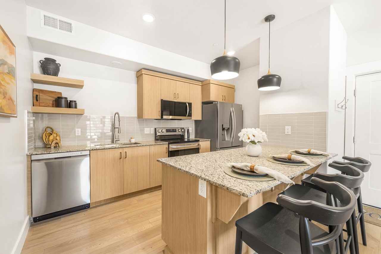 Lincoln Crossing Apts - Photo 3 of 20