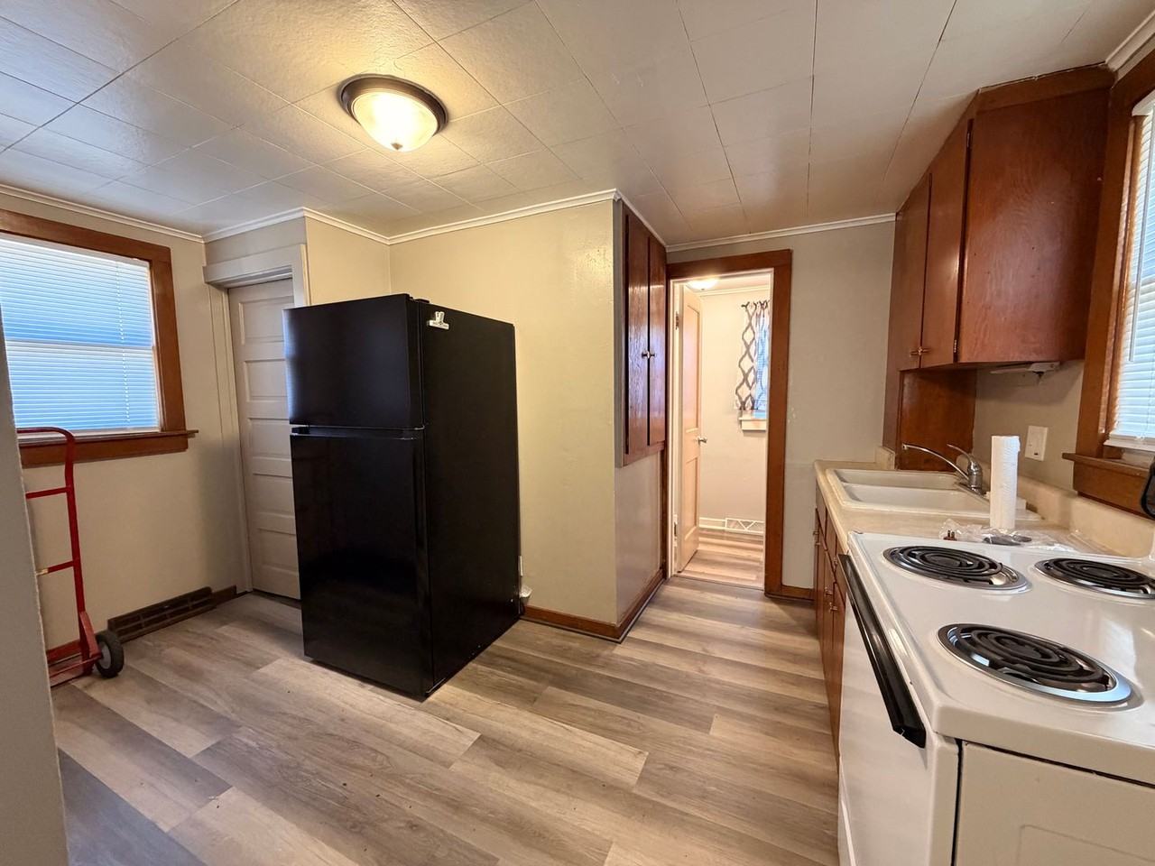 2119 13th Ave S - Photo 3 of 5