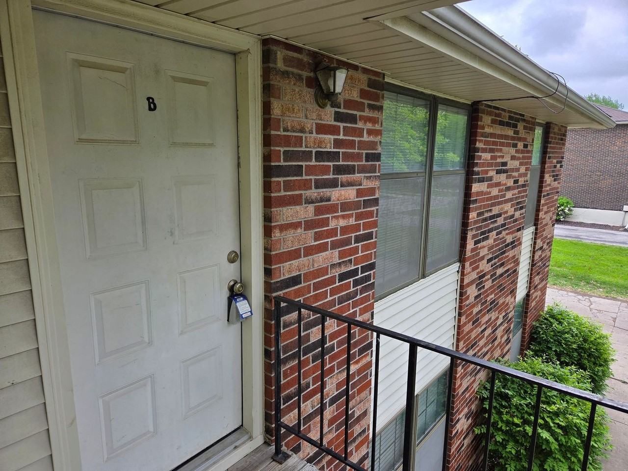 304 Ne Forest Ave #B - Photo 4 of 17