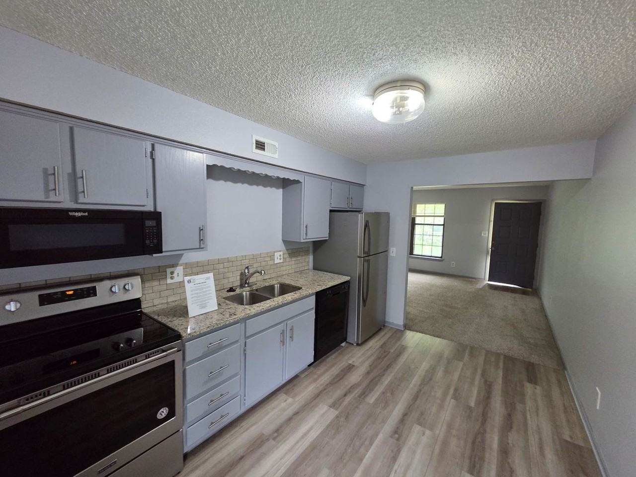 304 Ne Forest Ave #B - Photo 7 of 17