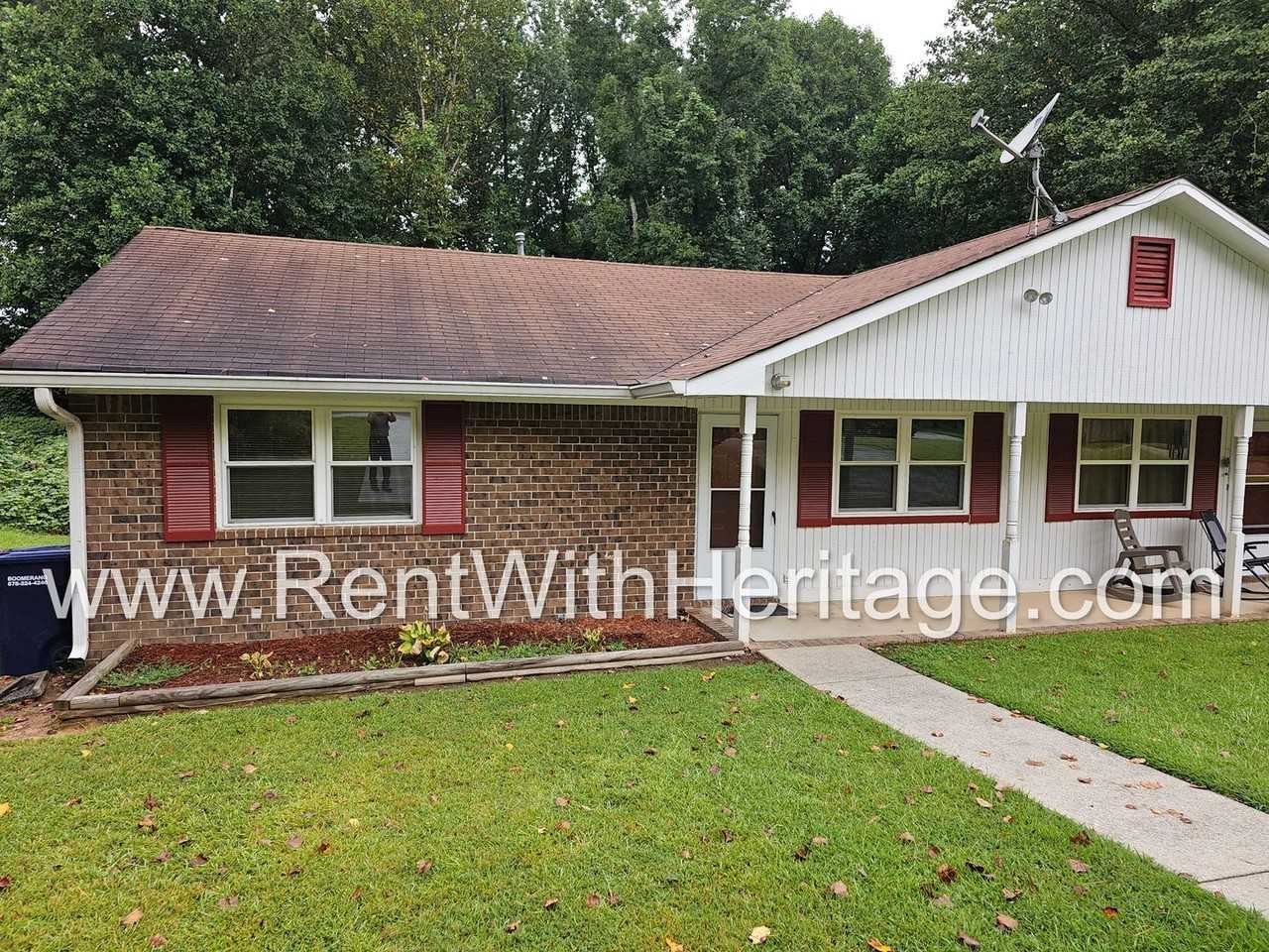 1705 Nutmeg St - Photo 2 of 21