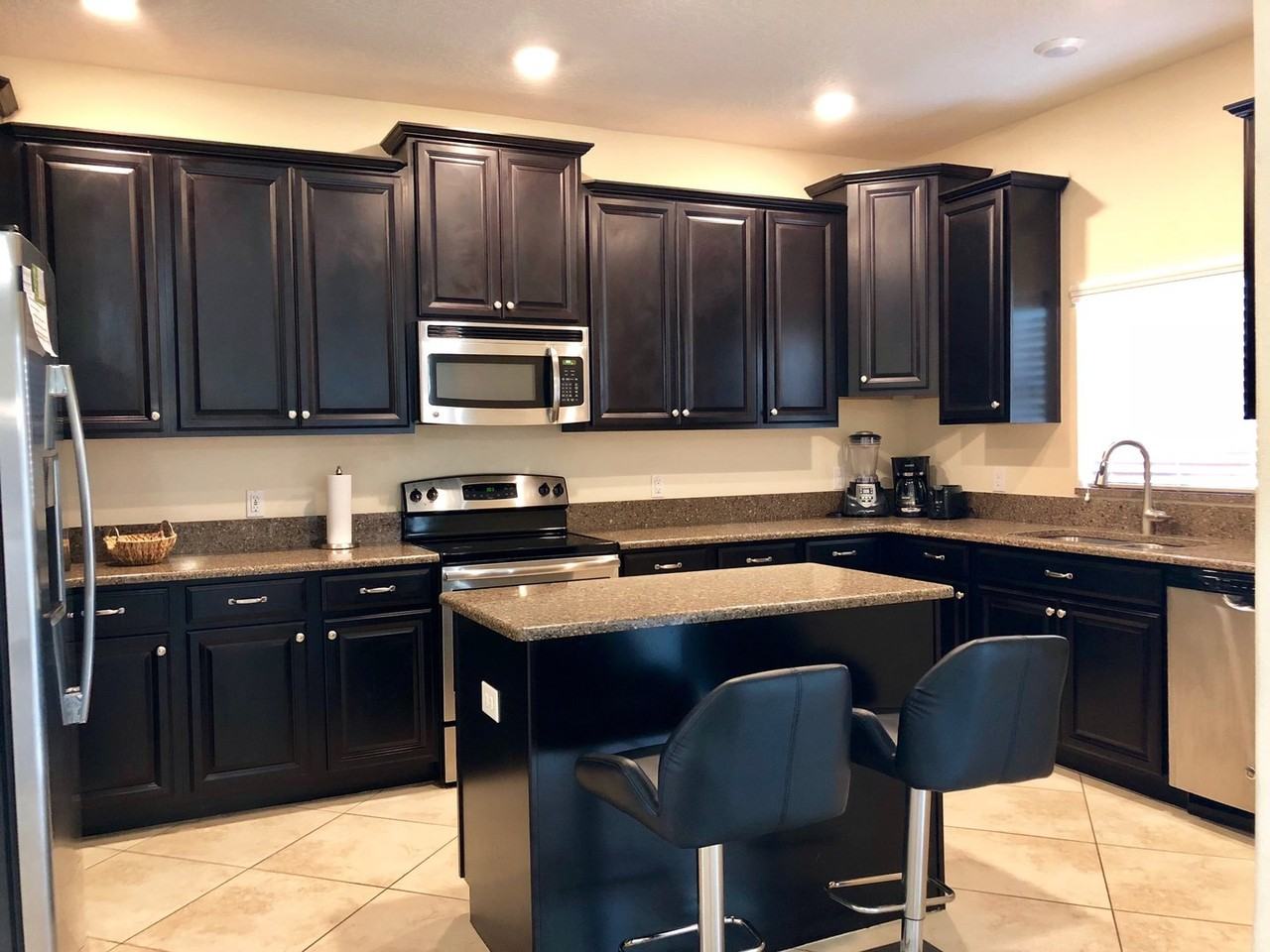 1646 Thetford Cir - Photo 2 of 33