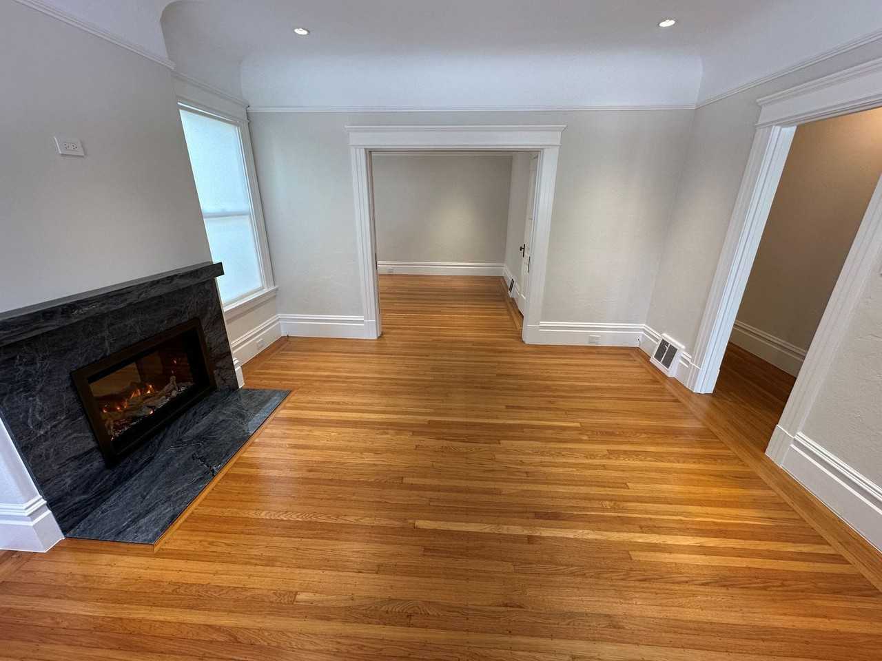 219 Lake St - Photo 4 of 20