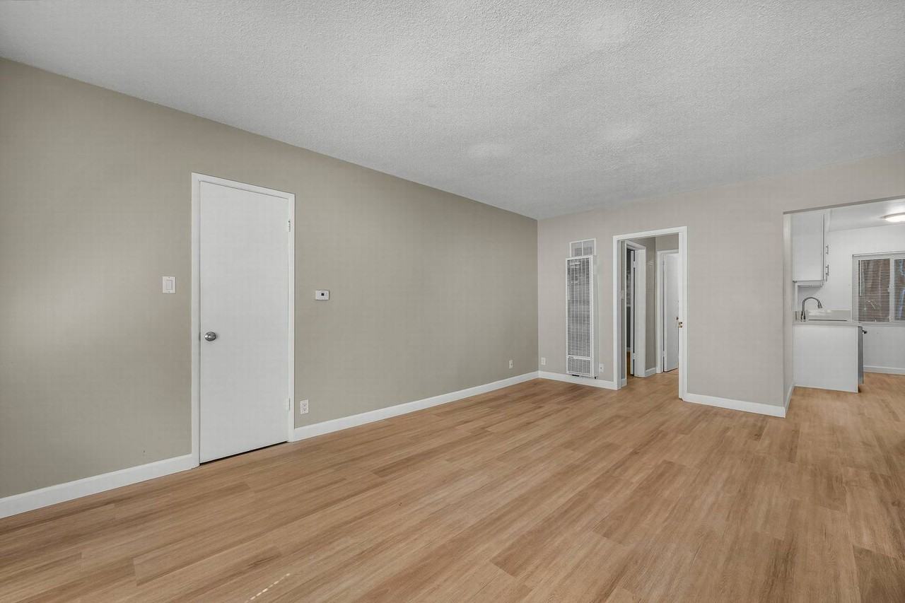 5917 Chula Vista Way #6 - Photo 4 of 11
