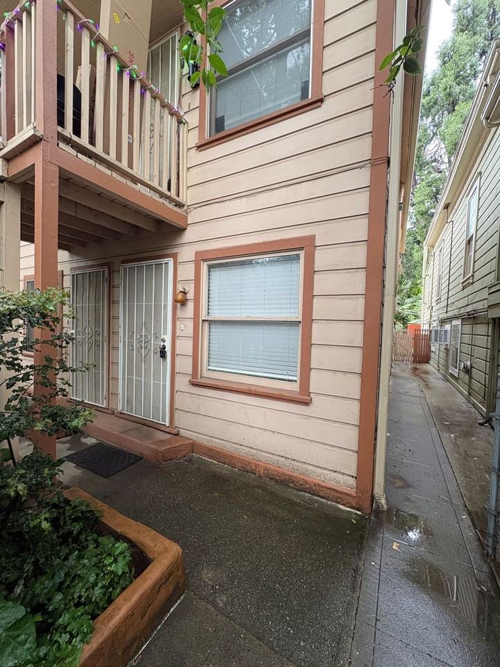 1712 F St #3 Downstairs 1bed/1bath - Photo 2 of 11