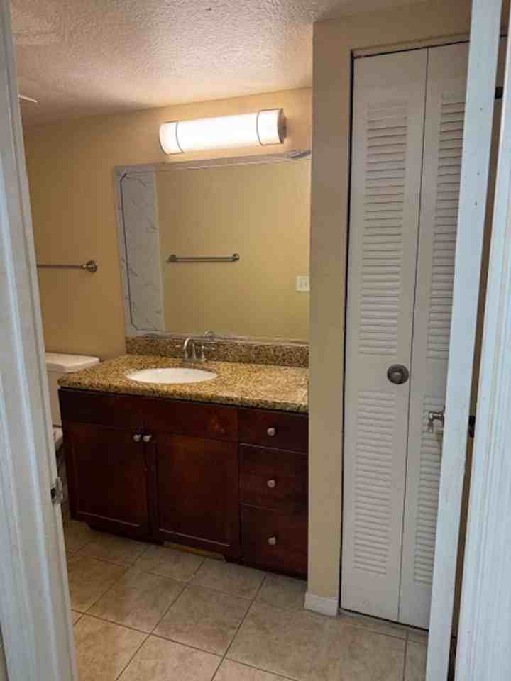 5124 Conroy Rd - Photo 5 of 38