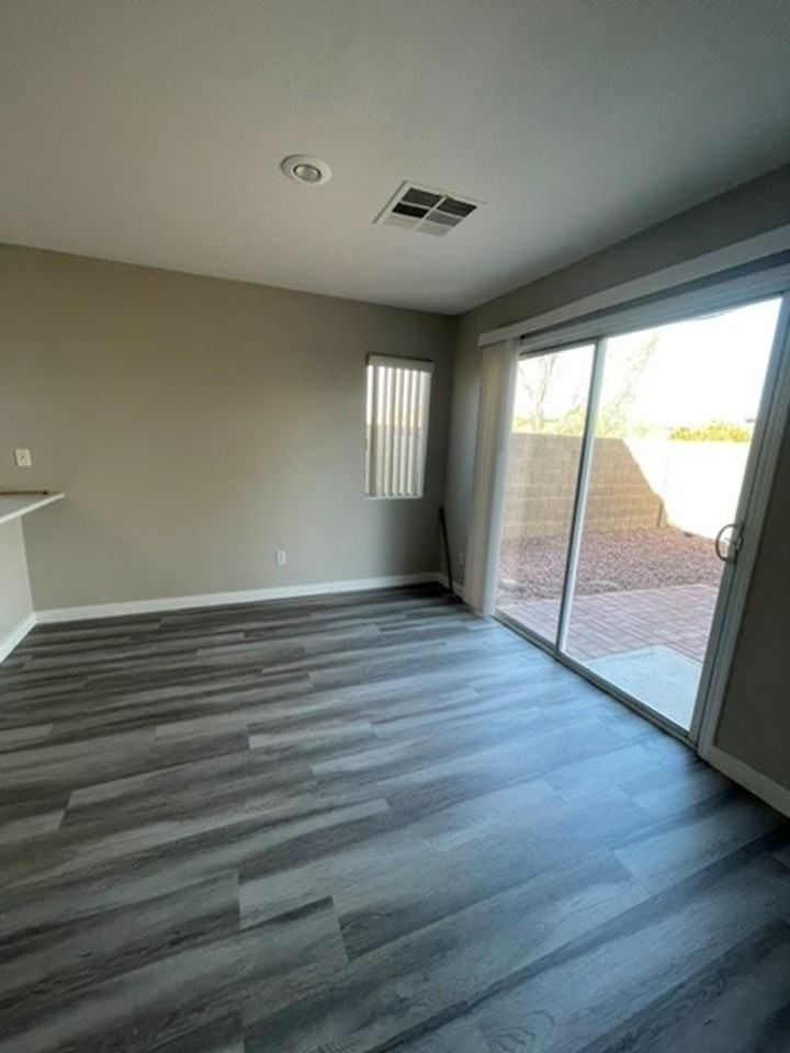 6456 Muldoon Ct - Photo 5 of 6