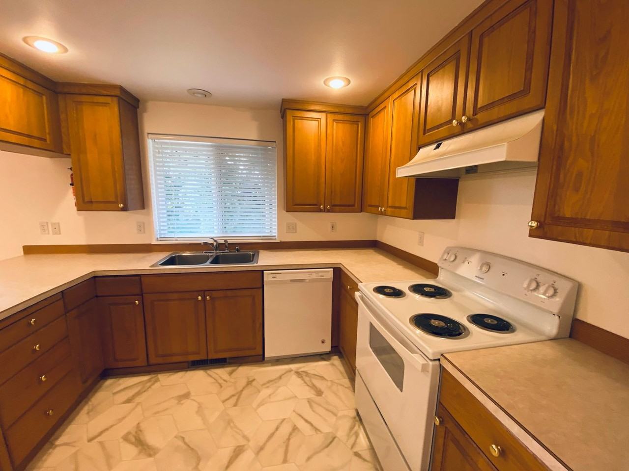 2317 2317 - 1 Club Court - Photo 6 of 19