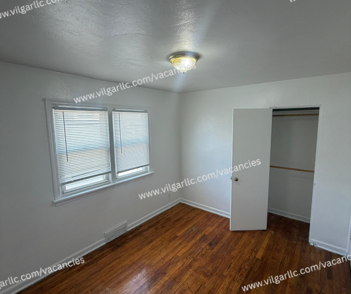 2315 Buchanan St - Photo 3 of 16