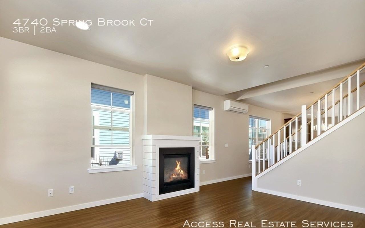 4740 Spring Brook Ct - Photo 3 of 34