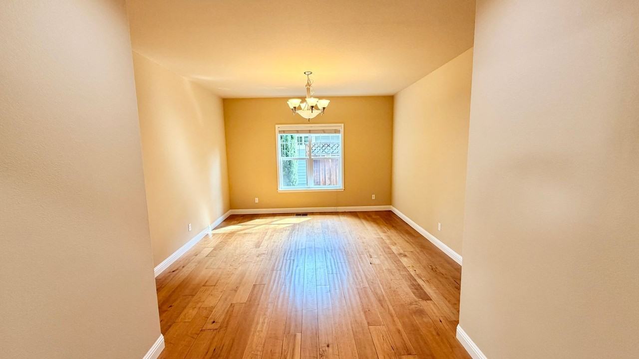 454 Mountain View Ave - Photo 7 of 35