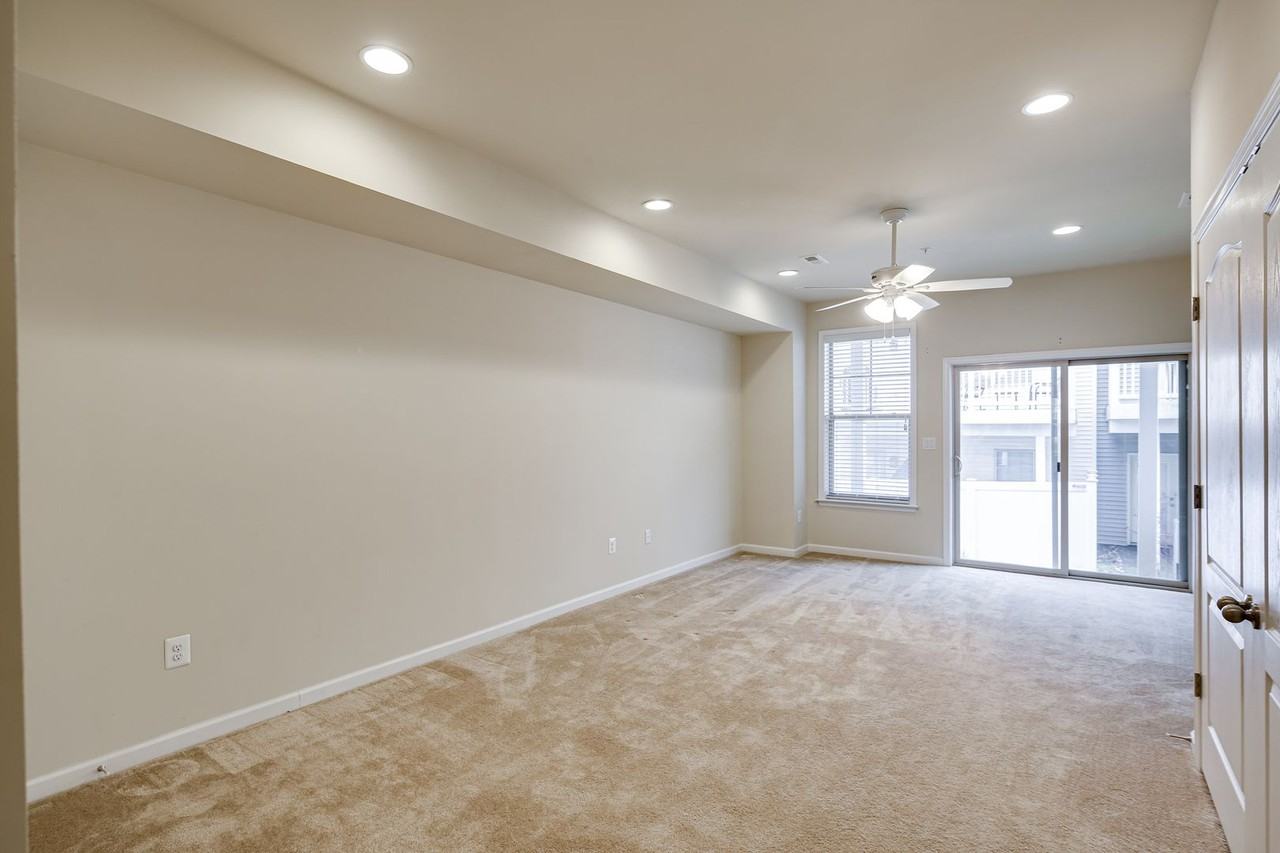 833 Jarrett Ln - Photo 7 of 22