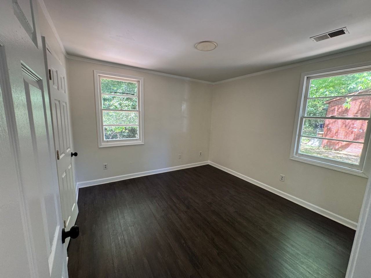 4921 Norman St - Photo 3 of 8