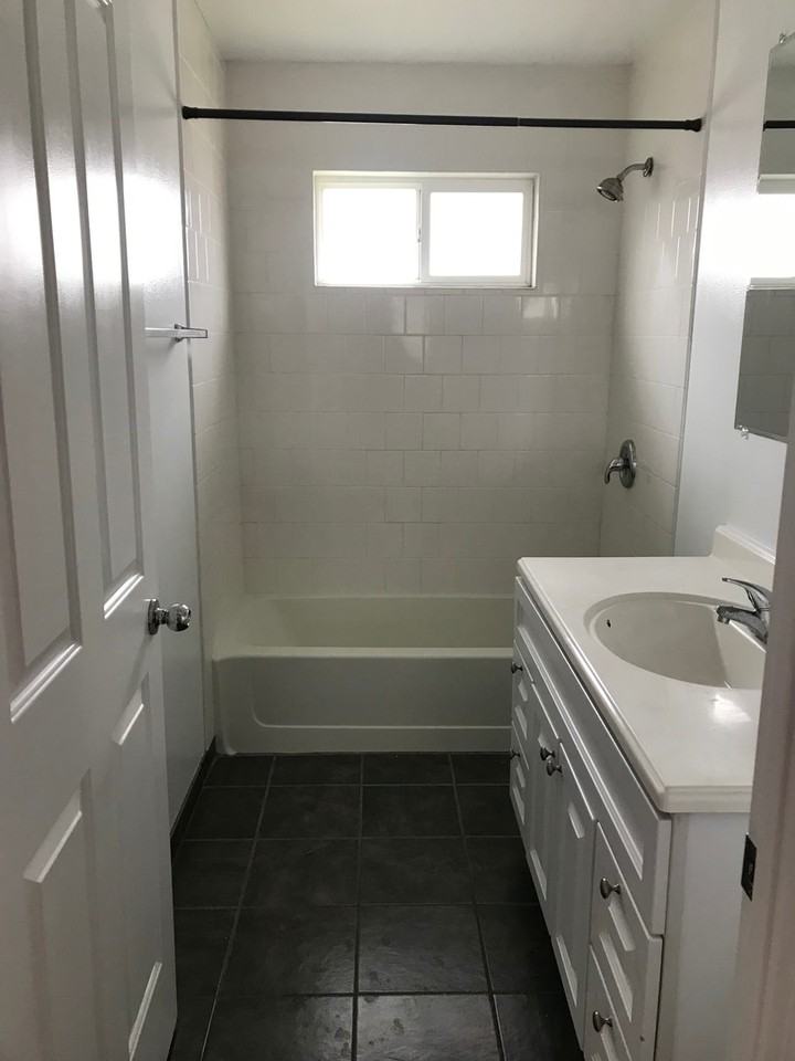 1324 Sutherland St - Photo 6 of 18