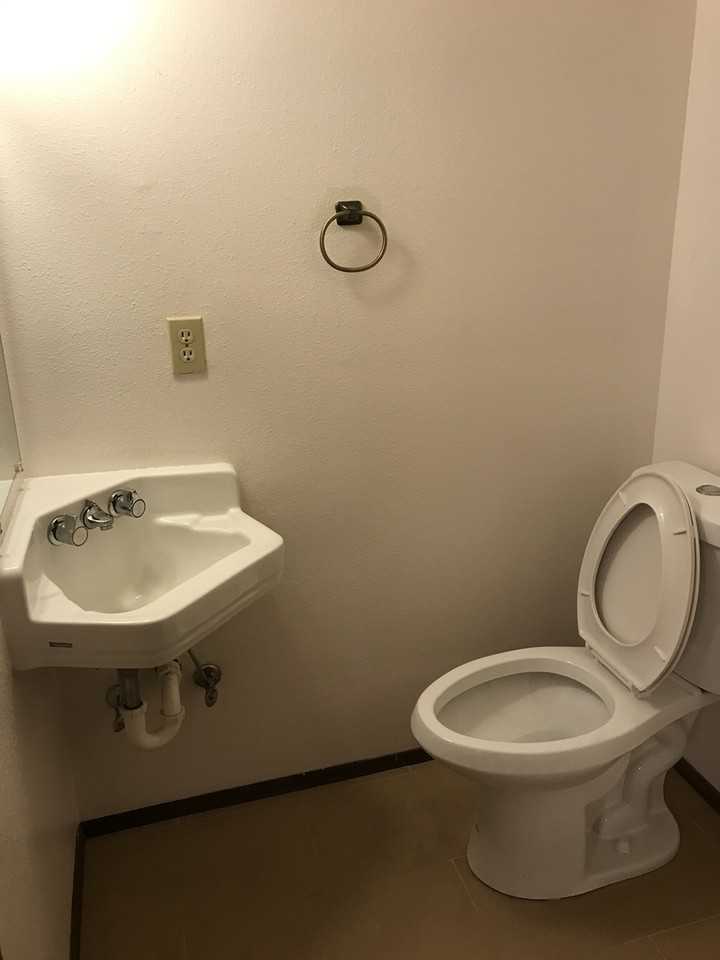 37 146th Ave Se - Photo 3 of 11