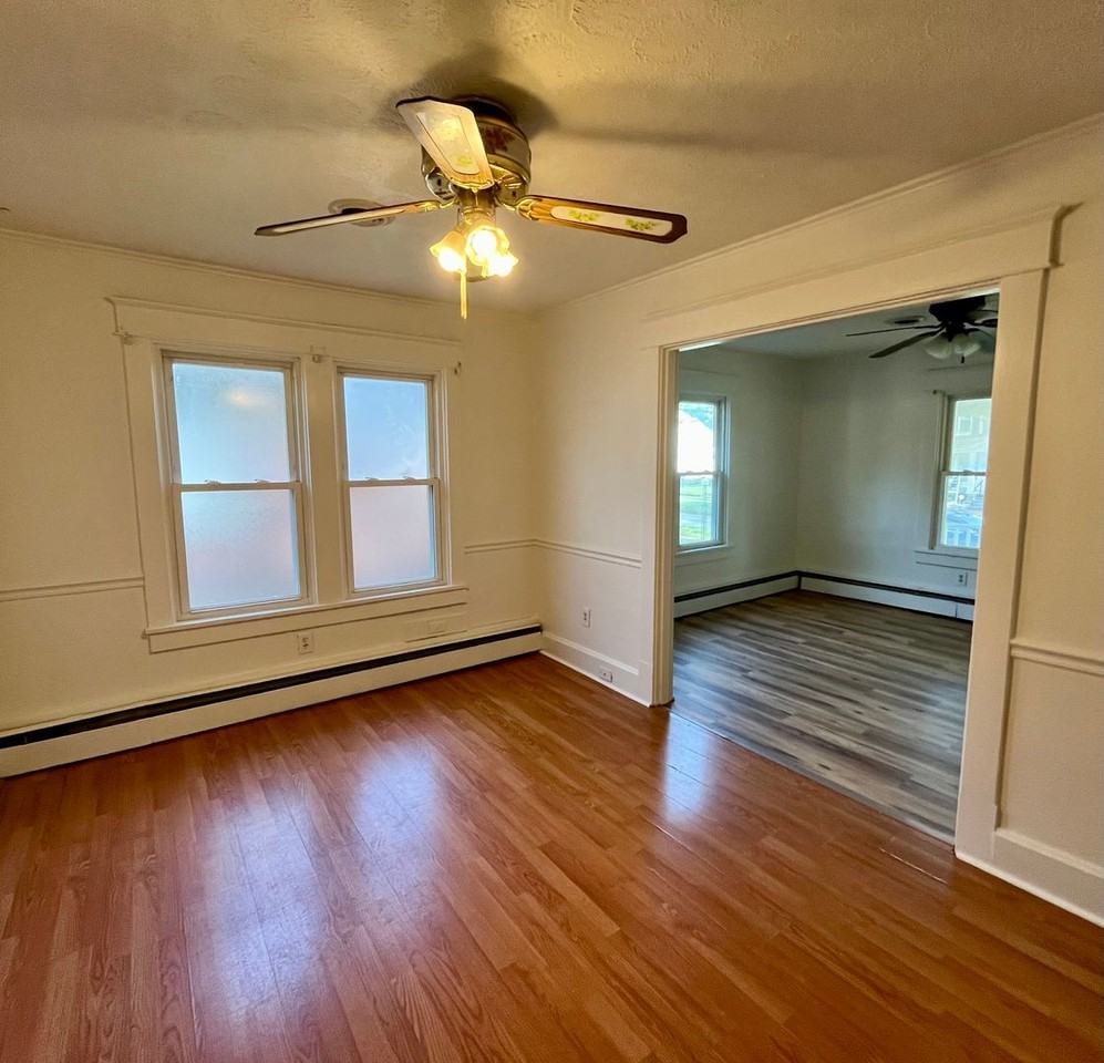 2418 Sanford Ave - Photo 3 of 10