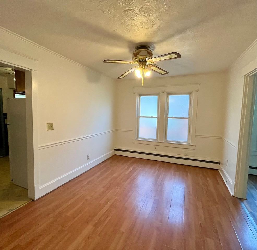 2418 Sanford Ave - Photo 6 of 10