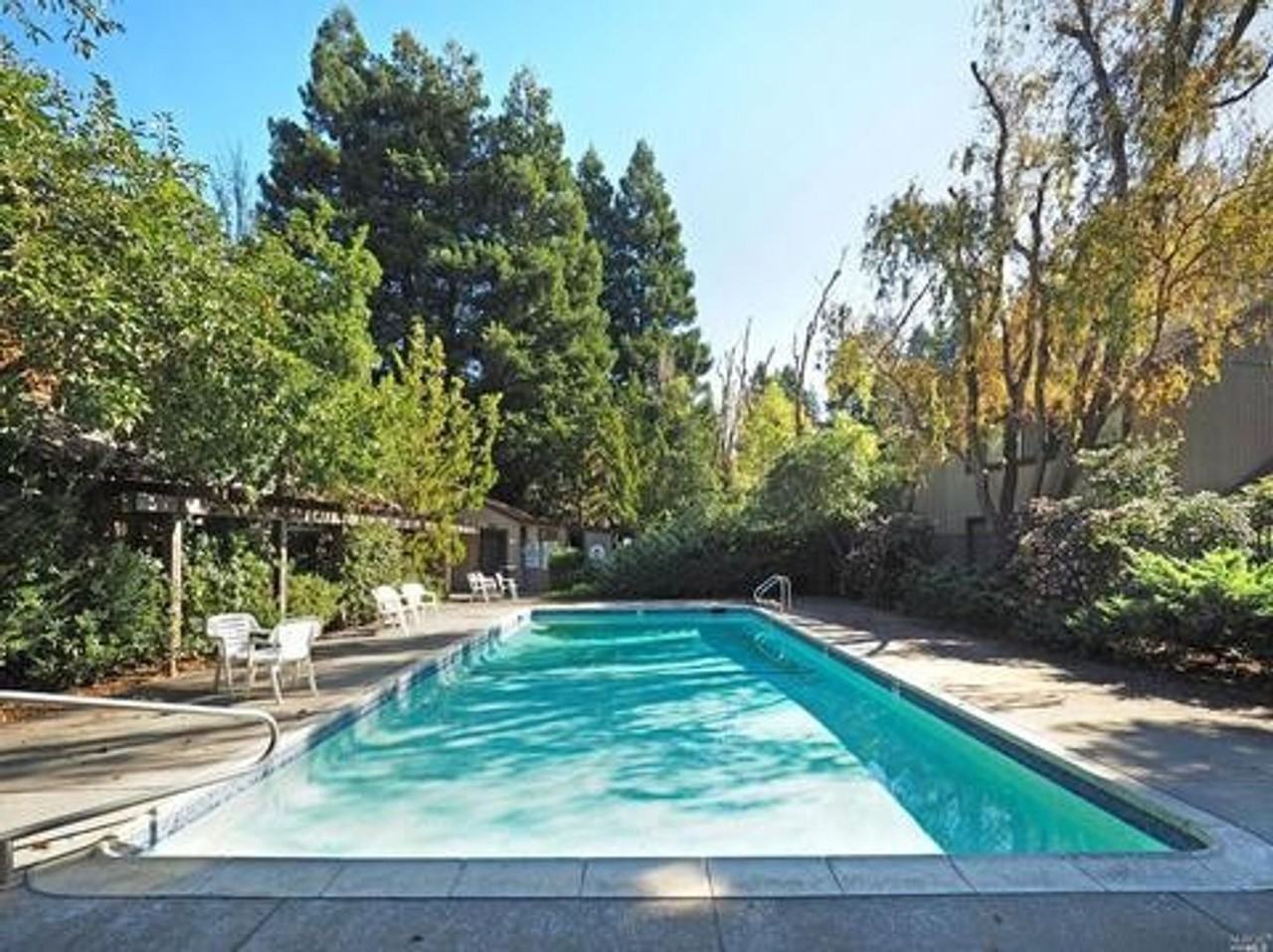 30 Arbor Ct - Photo 6 of 18