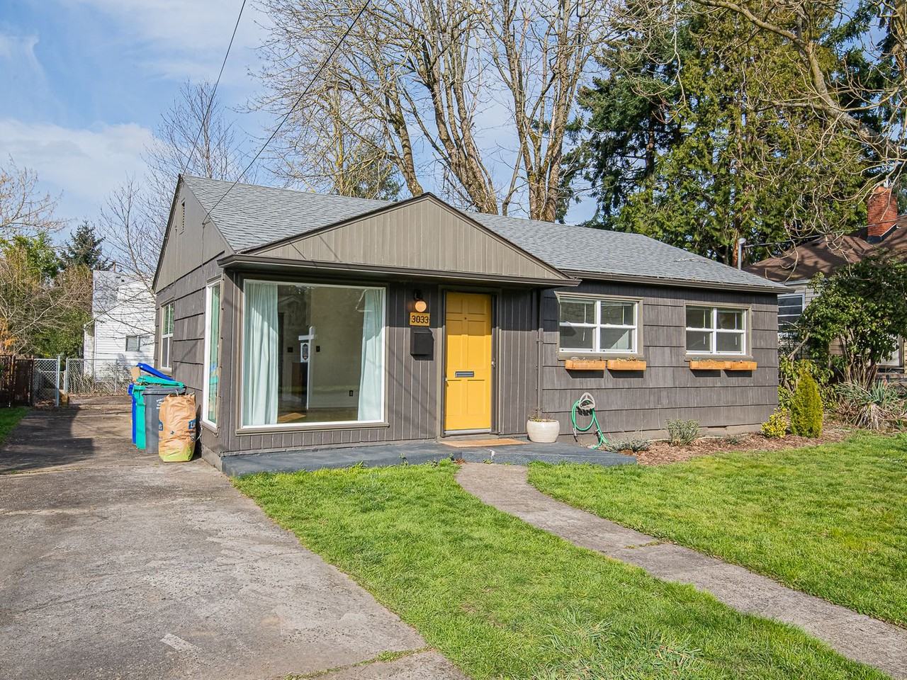 3033 N Halleck St - Photo 2 of 26