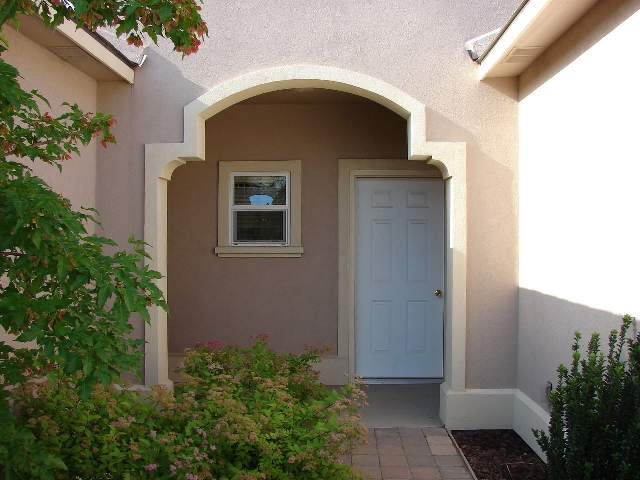 9904 Mia Ln - Photo 2 of 16