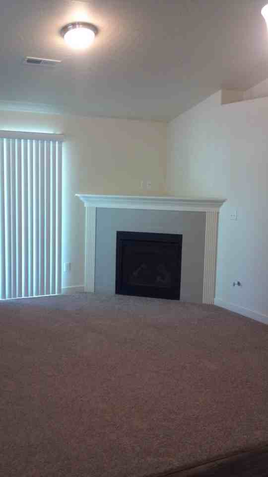 748 N Williams St - Photo 4 of 19