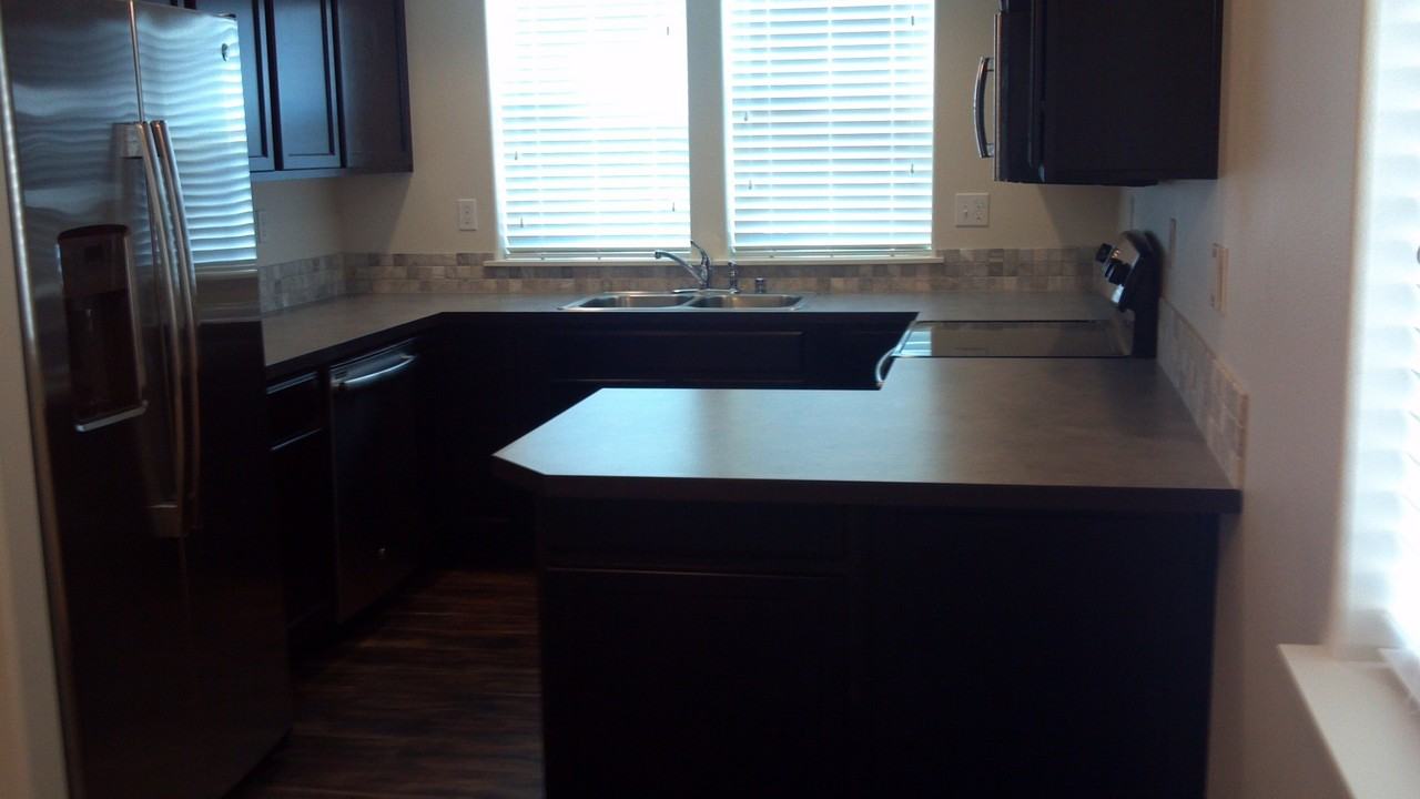 748 N Williams St - Photo 6 of 19