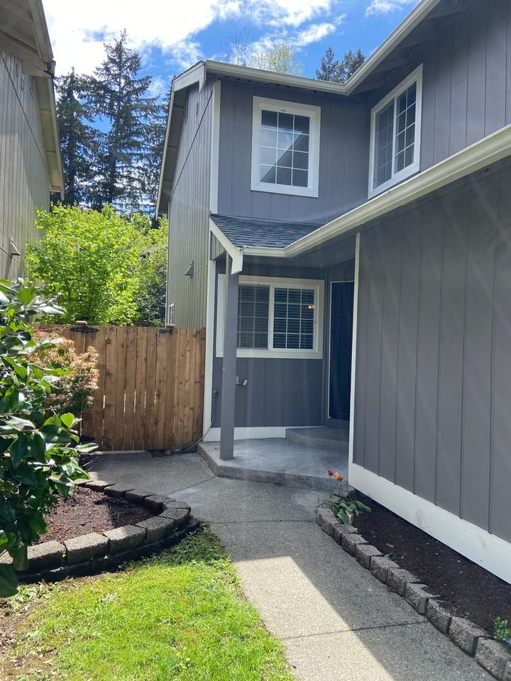 6103 Carmel Ln Se - Photo 2 of 25