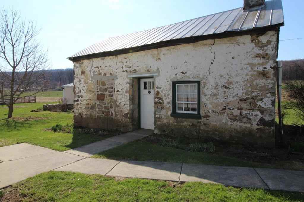 2828 Best Rd - Photo 3 of 16