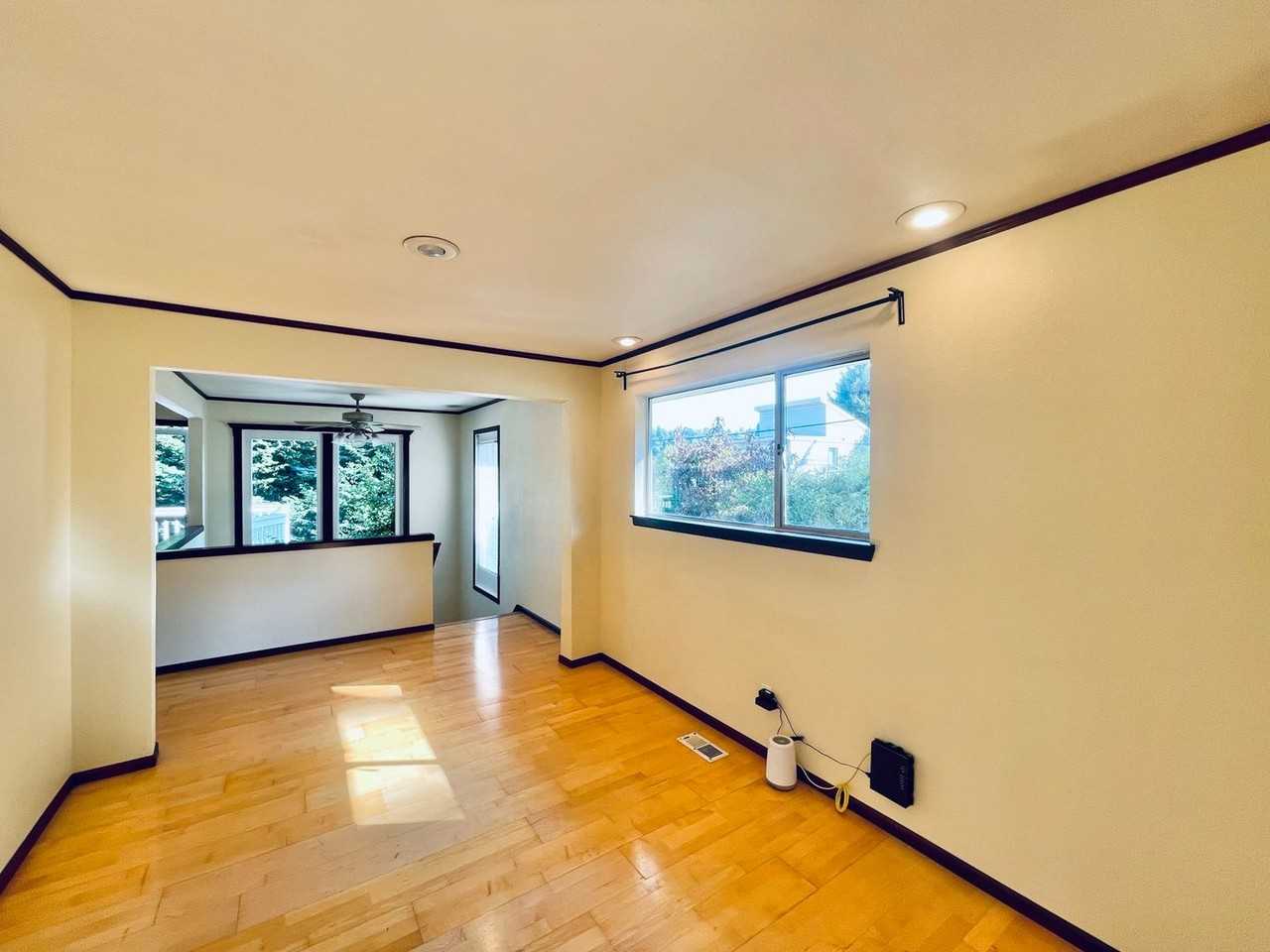 200 27th Ave E - Photo 5 of 26