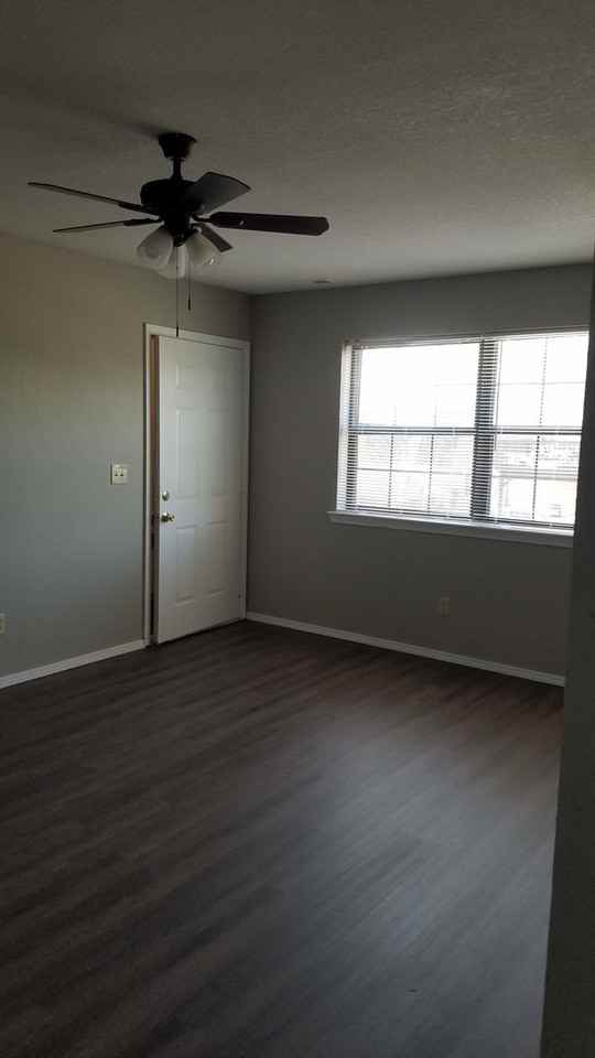 1103 Bird Rd #8 - Photo 3 of 11