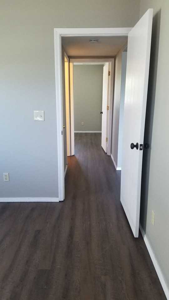 1103 Bird Rd #8 - Photo 7 of 11