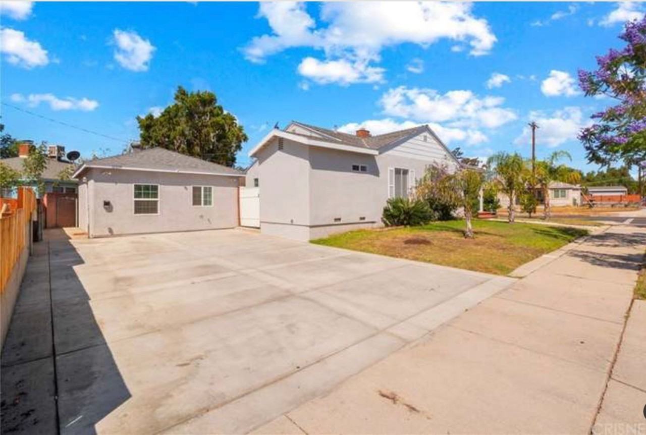 12609 Norris Ave - Photo 2 of 11