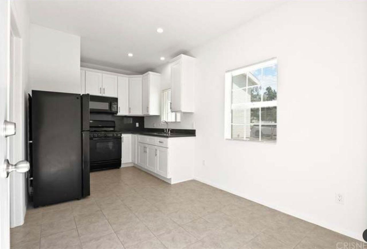 12609 Norris Ave - Photo 6 of 11