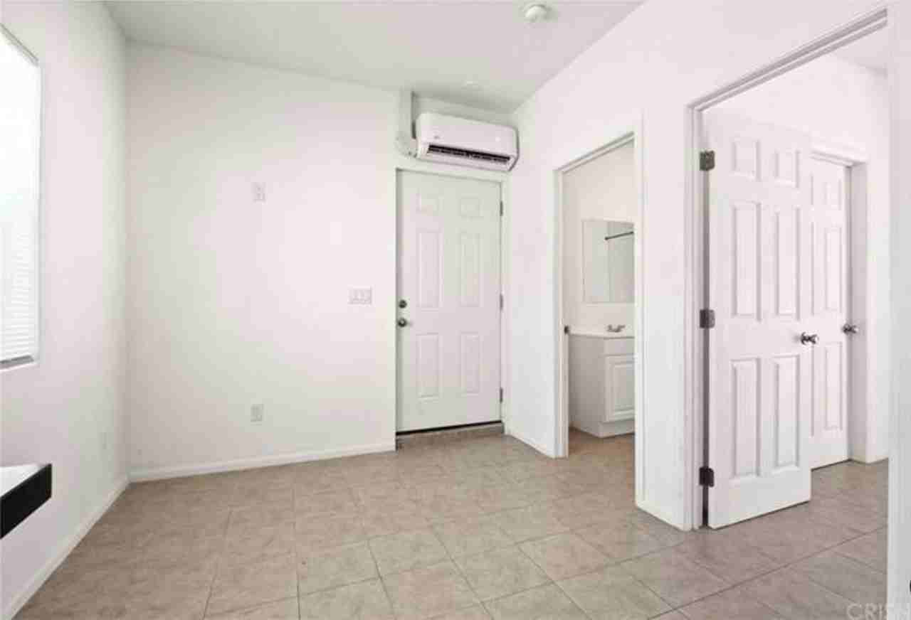 12609 Norris Ave - Photo 7 of 11