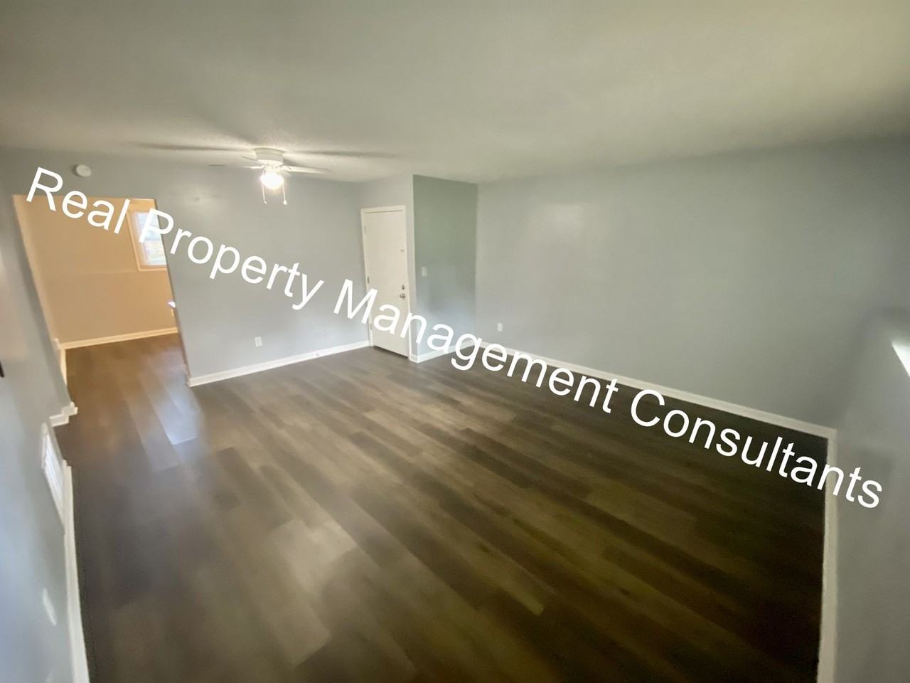 704 Ne Ball Dr #C - Photo 3 of 13