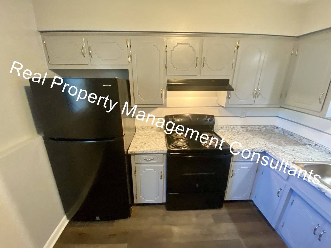 704 Ne Ball Dr #C - Photo 6 of 13