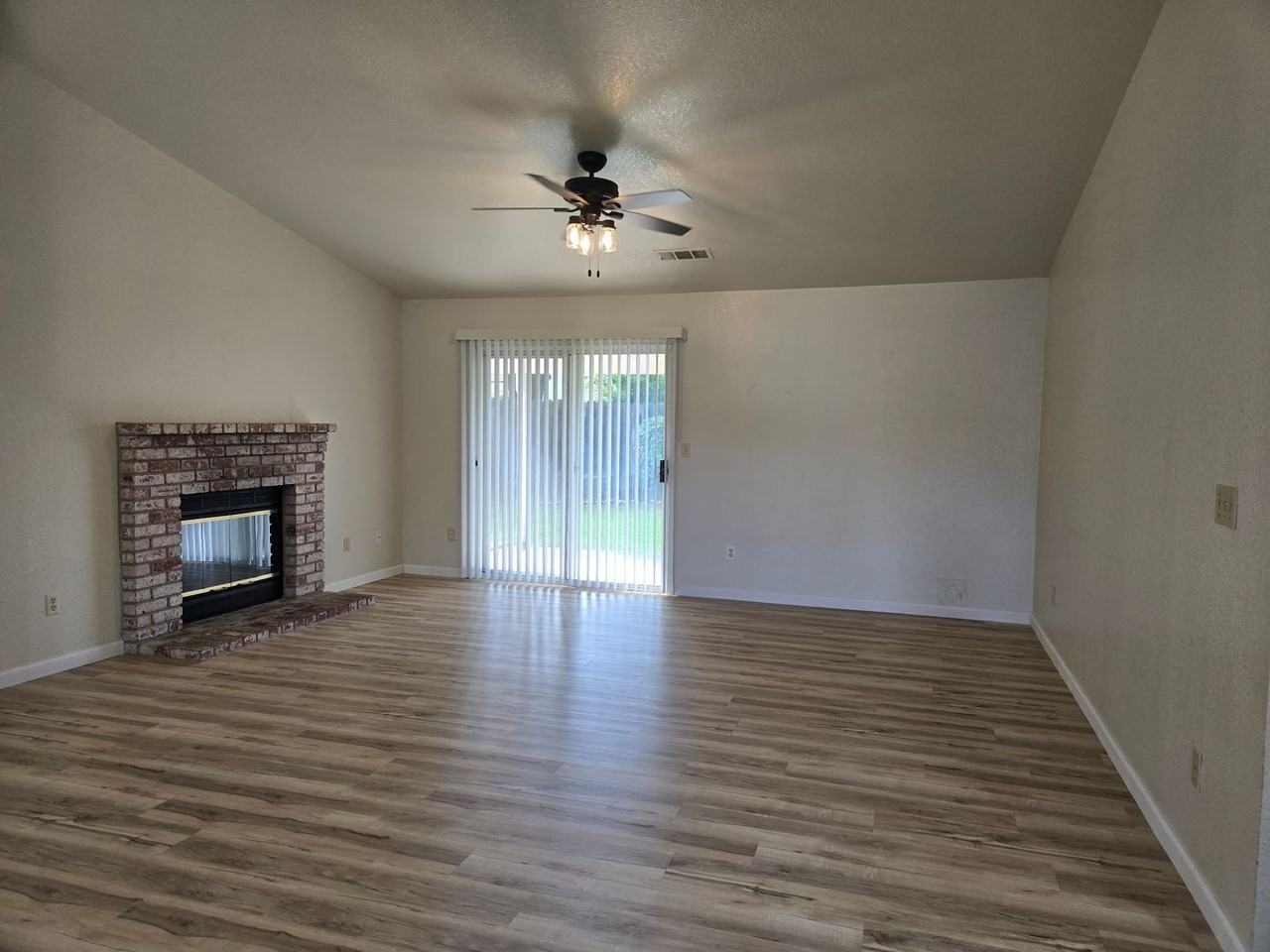 348 Leffler Pl - Photo 2 of 9