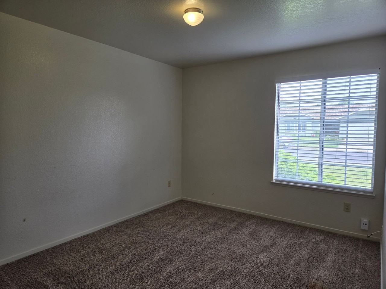 348 Leffler Pl - Photo 5 of 9