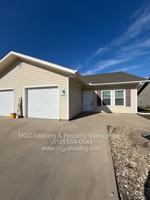 featured image of 622 Willow Ln #B