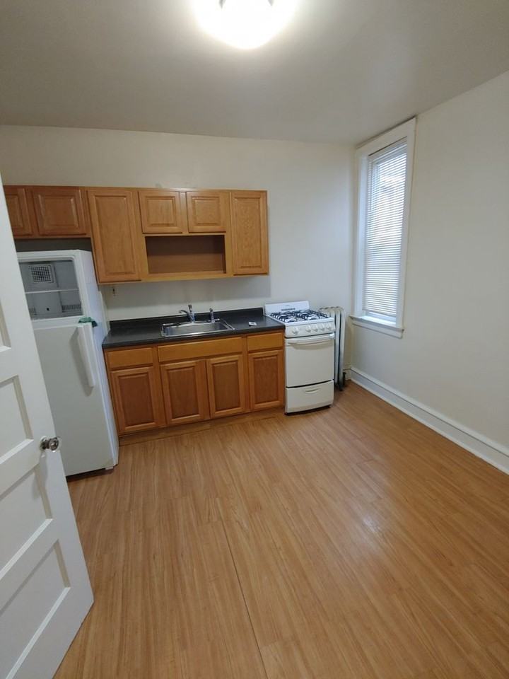 5903 N Mascher St - Photo 2 of 11