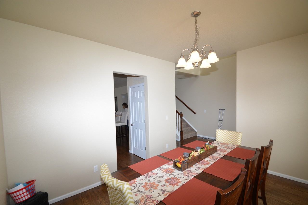 8265 Hardwood Cir - Photo 5 of 39