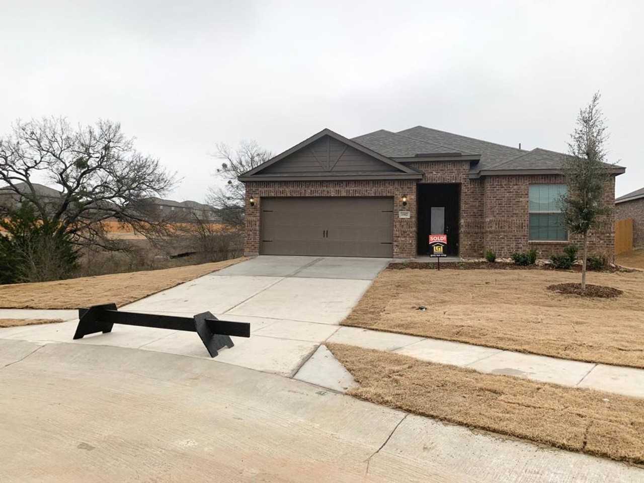 1917 Lilac Dr - Photo 2 of 15