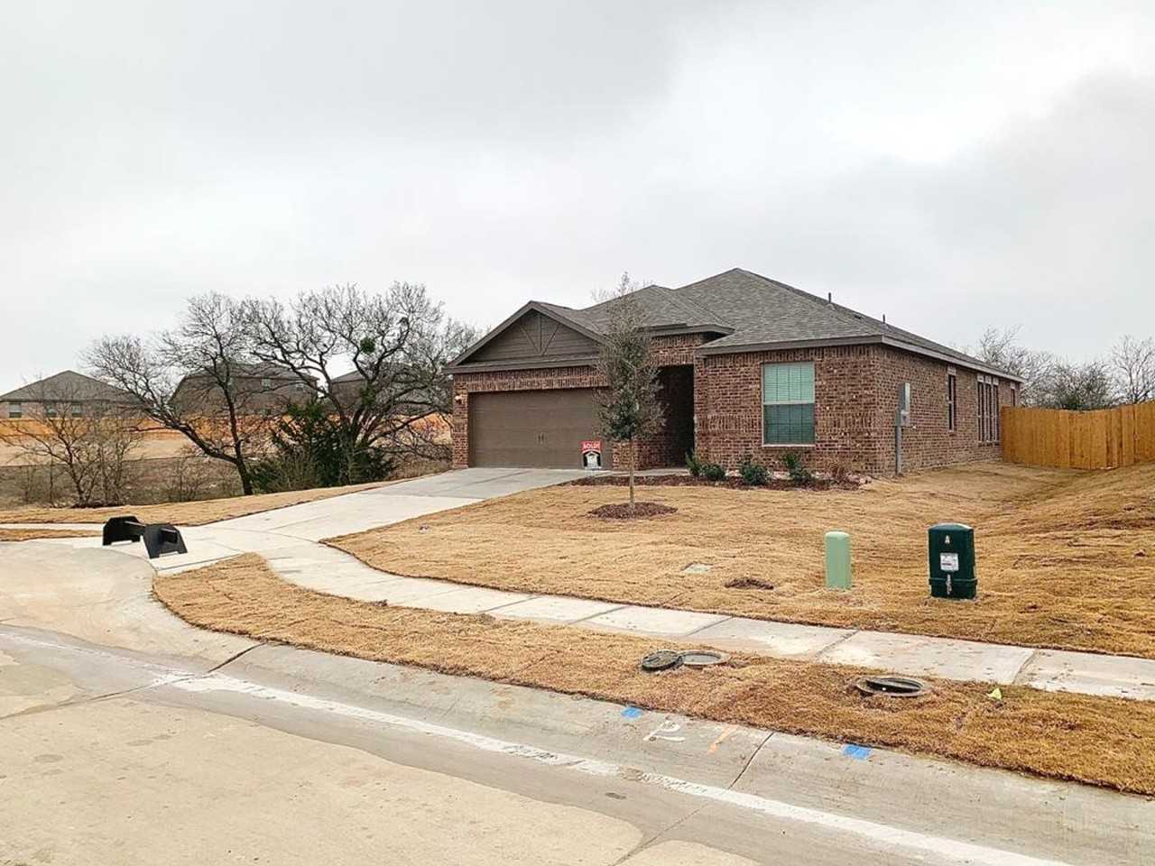1917 Lilac Dr - Photo 3 of 15